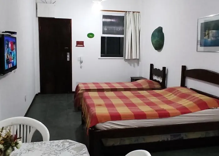 Quitinete A Poucos Passos Da Praia No Ponto Mais Central Da Cidade.